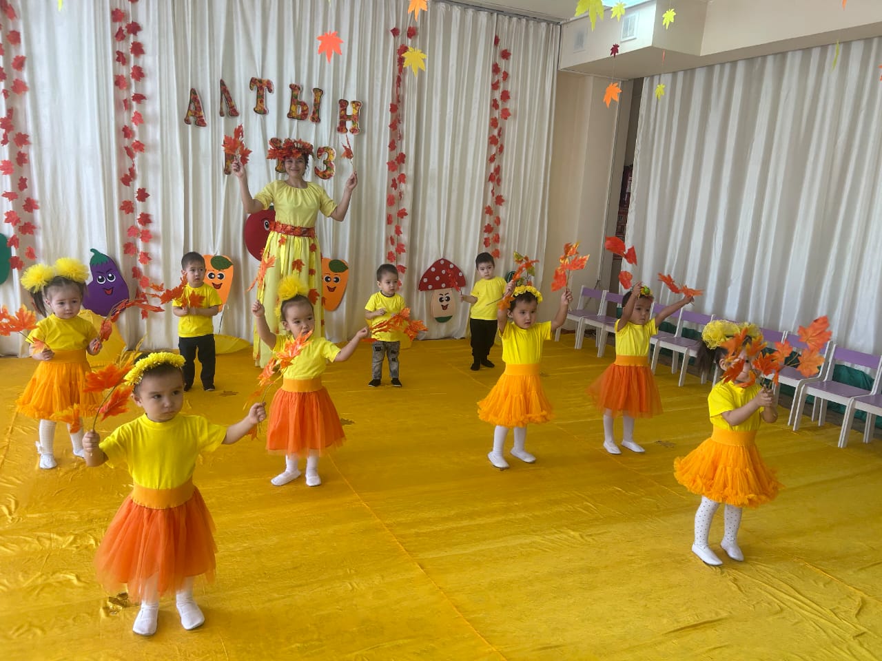 "Алтын күз" тақырыптық ұіә, кіші "Бәйшешек" тобы